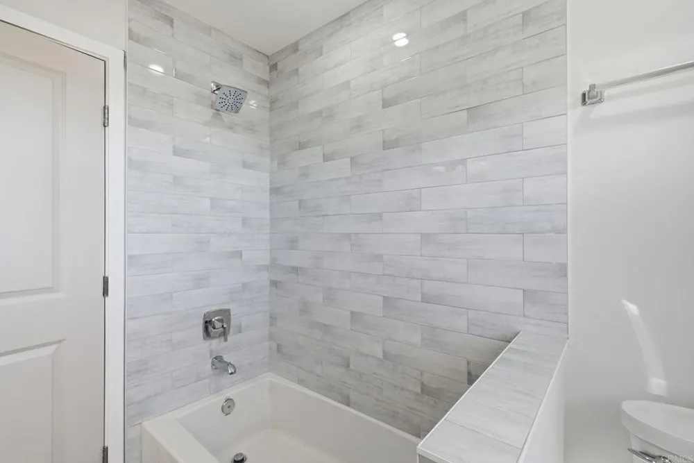 2712 Mateo Place Carlsbad, CA 92009