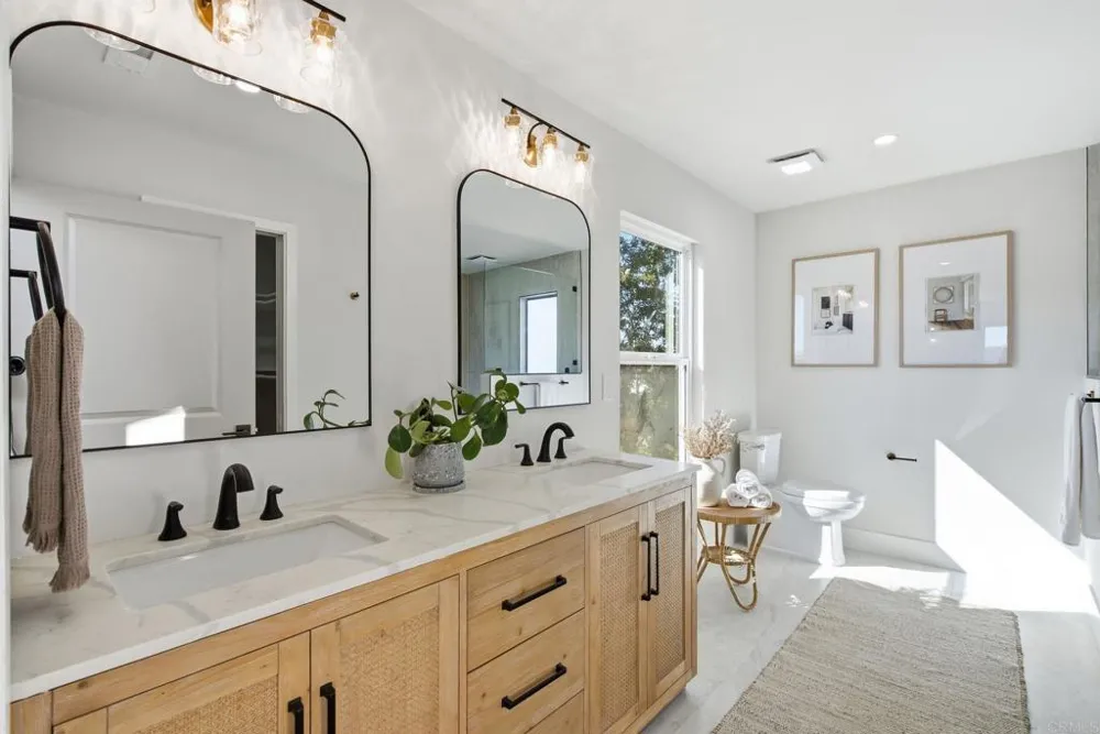2712 Mateo Place Carlsbad, CA 92009