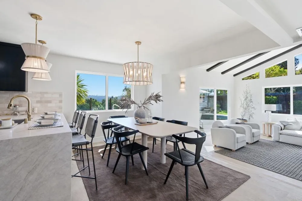 2712 Mateo Place Carlsbad, CA 92009
