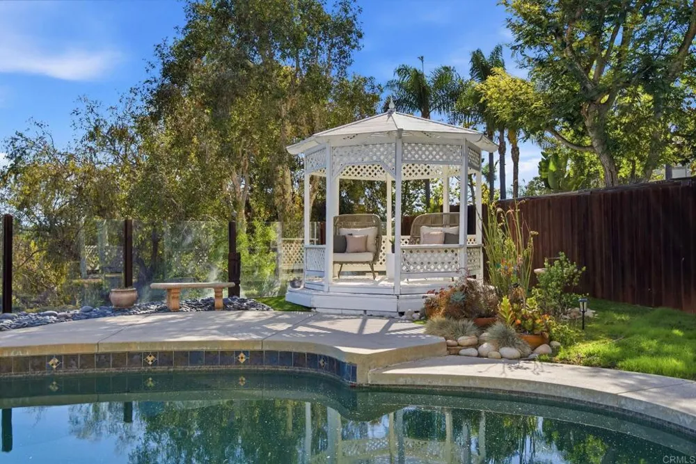 2712 Mateo Place Carlsbad, CA 92009