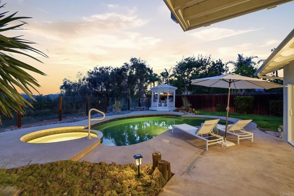 2712 Mateo Place Carlsbad, CA 92009