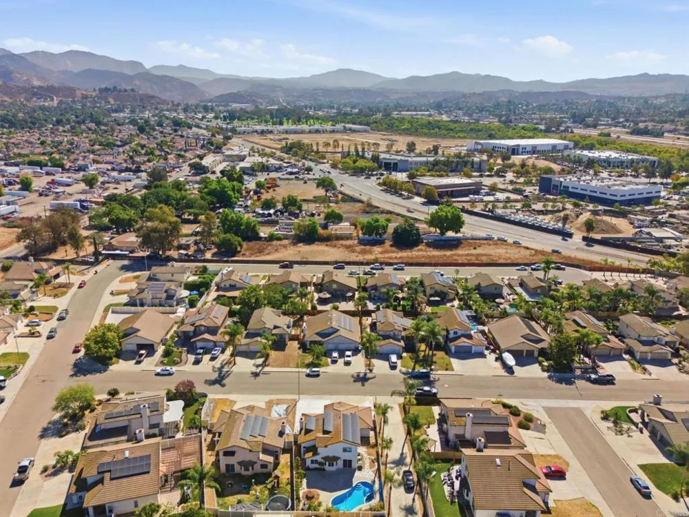 10260 Pinon Place Lakeside, CA 92040