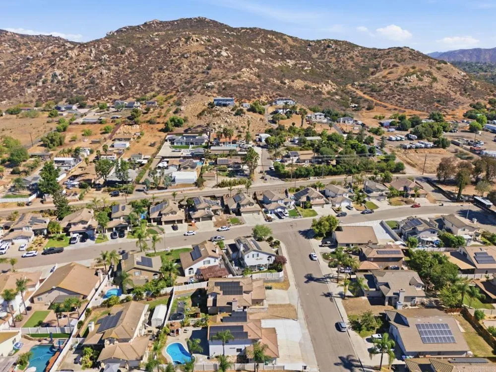 10260 Pinon Place Lakeside, CA 92040