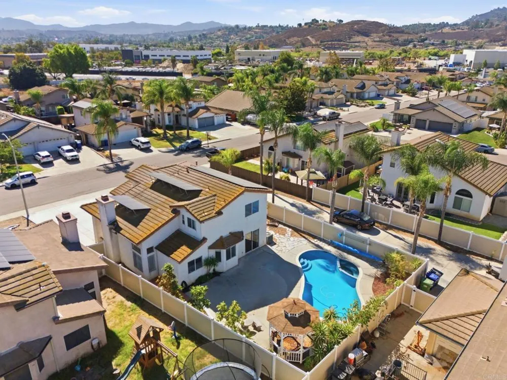 10260 Pinon Place Lakeside, CA 92040