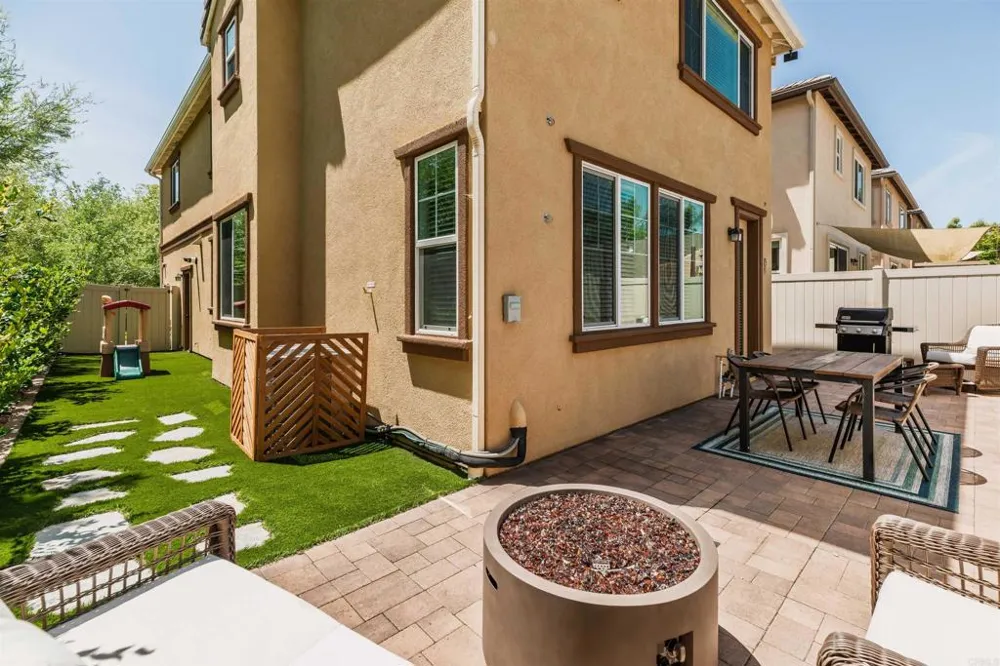 203 Silver Fir Court Vista, CA 92083