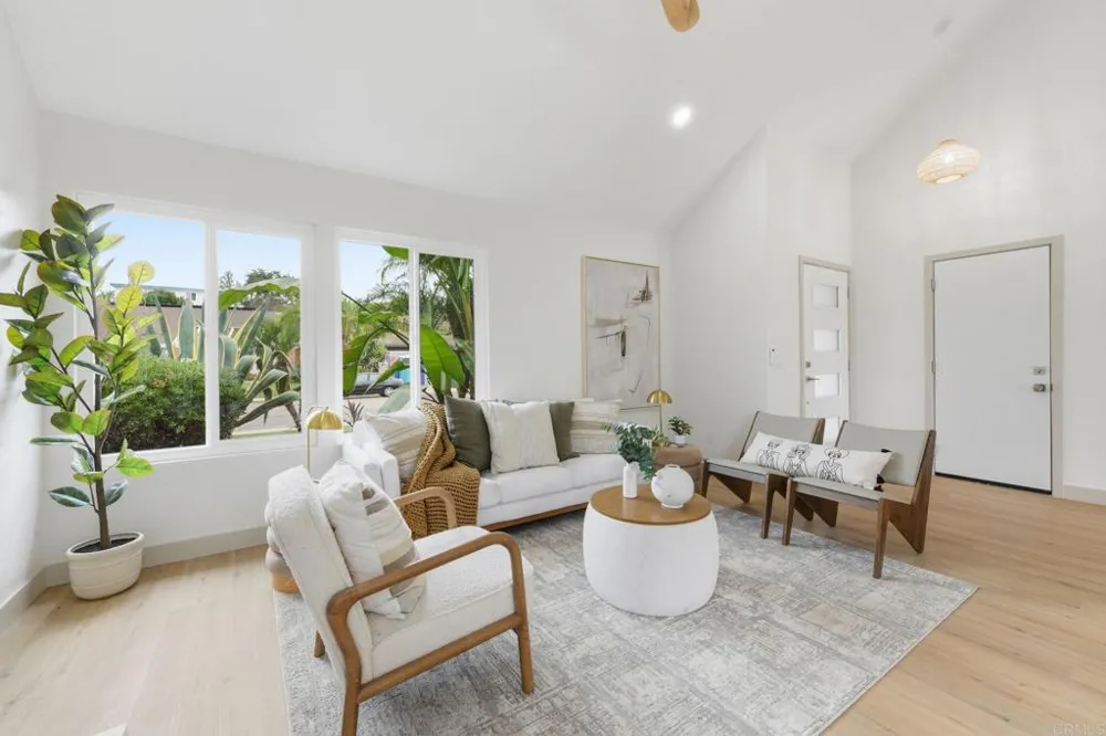 1744 Village Run Encinitas, CA 92024
