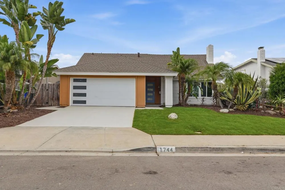 1744 Village Run Encinitas, CA 92024