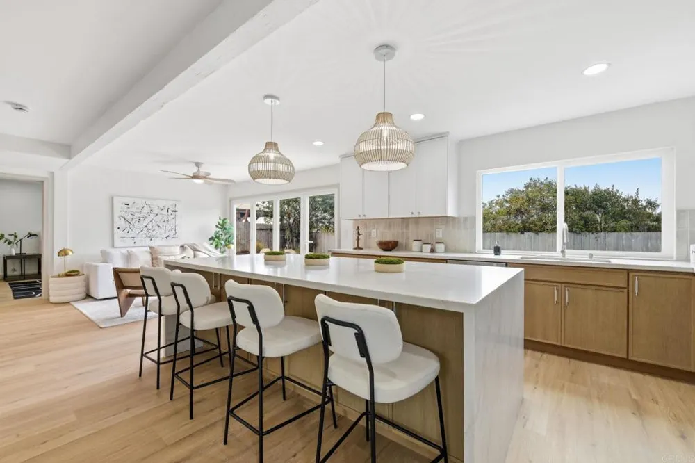 1744 Village Run Encinitas, CA 92024