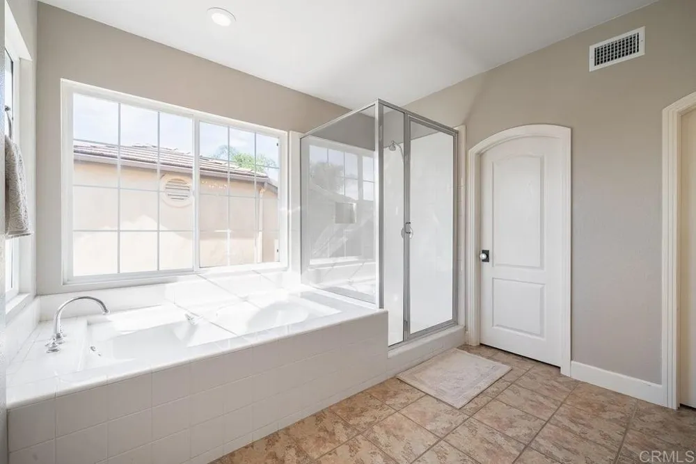 2361 Old Ranch Rd Escondido, CA 92027