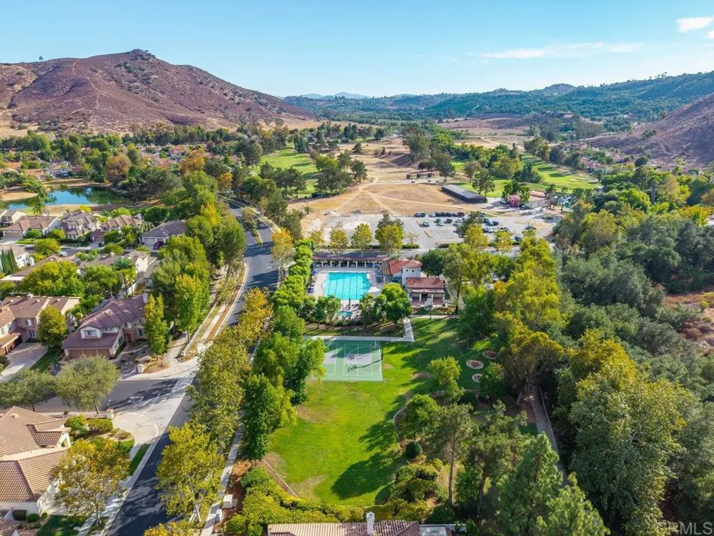 2361 Old Ranch Rd Escondido, CA 92027