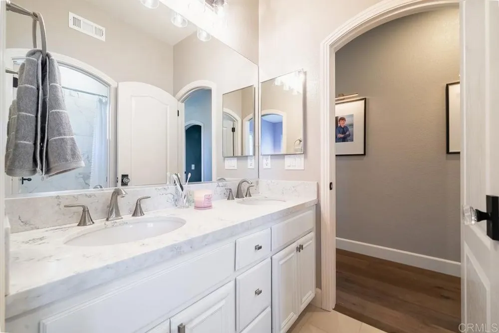 2361 Old Ranch Rd Escondido, CA 92027