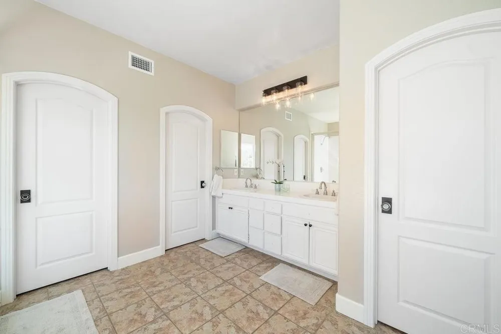 2361 Old Ranch Rd Escondido, CA 92027