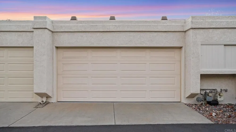 6854 MAPLE LEAF DR Carlsbad, CA 92011