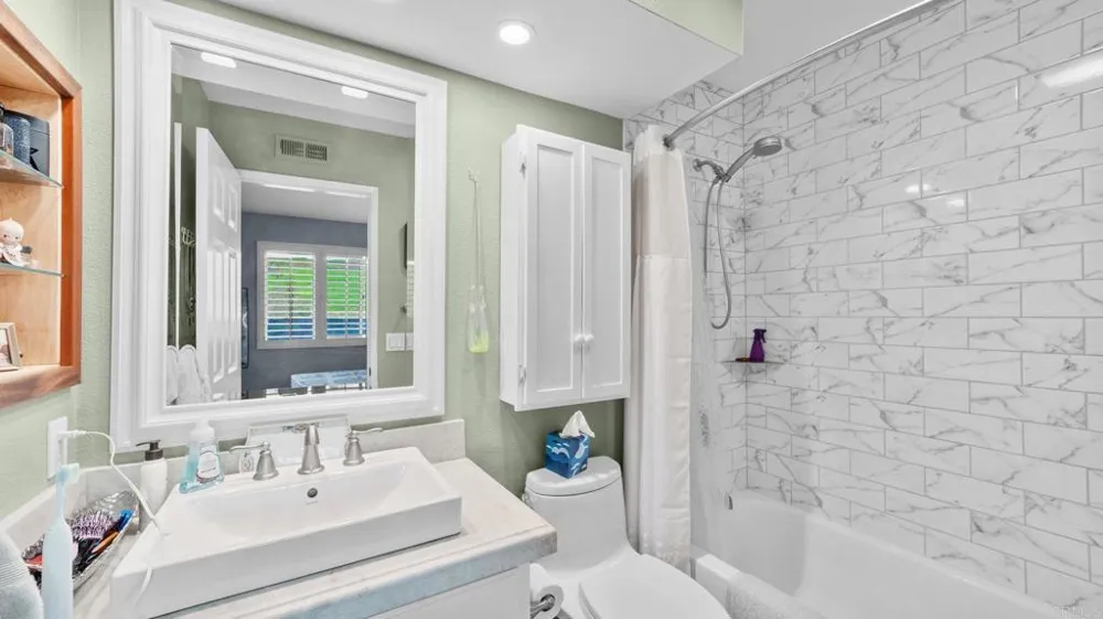 6854 MAPLE LEAF DR Carlsbad, CA 92011