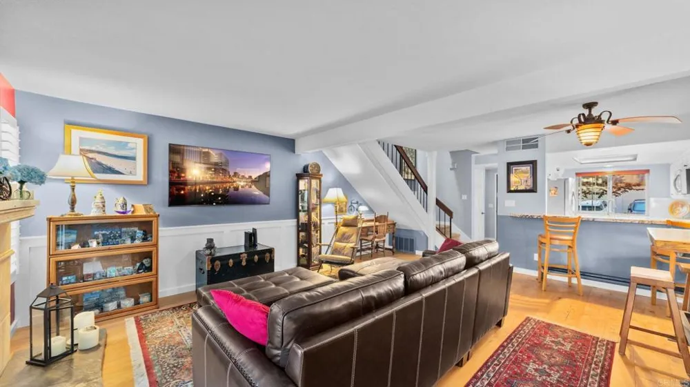 6854 MAPLE LEAF DR Carlsbad, CA 92011