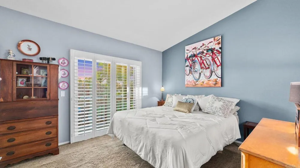 6854 MAPLE LEAF DR Carlsbad, CA 92011