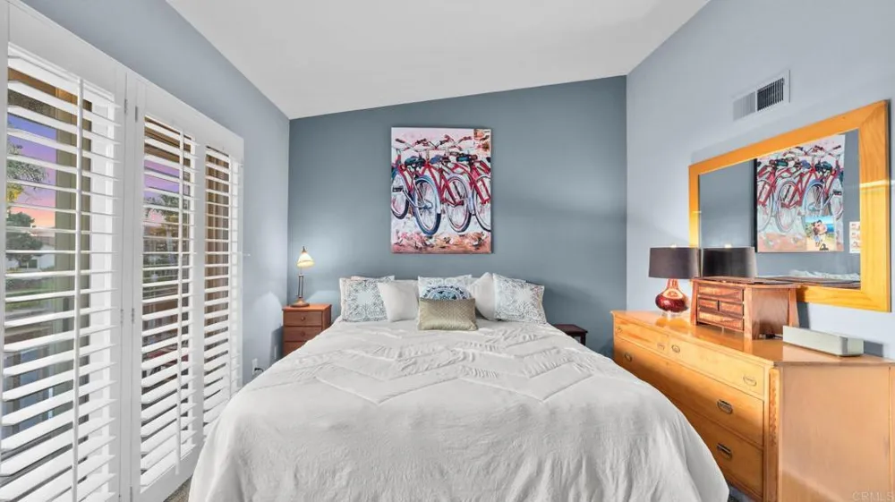 6854 MAPLE LEAF DR Carlsbad, CA 92011