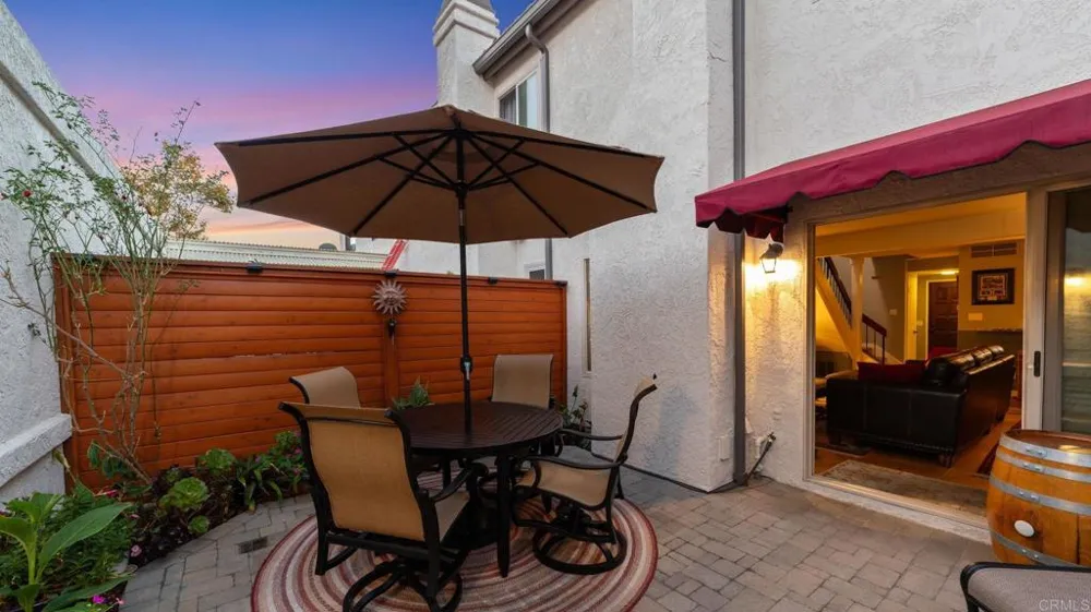 6854 MAPLE LEAF DR Carlsbad, CA 92011