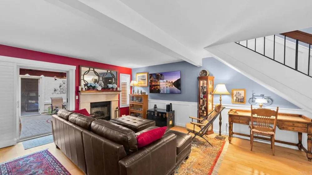 6854 MAPLE LEAF DR Carlsbad, CA 92011