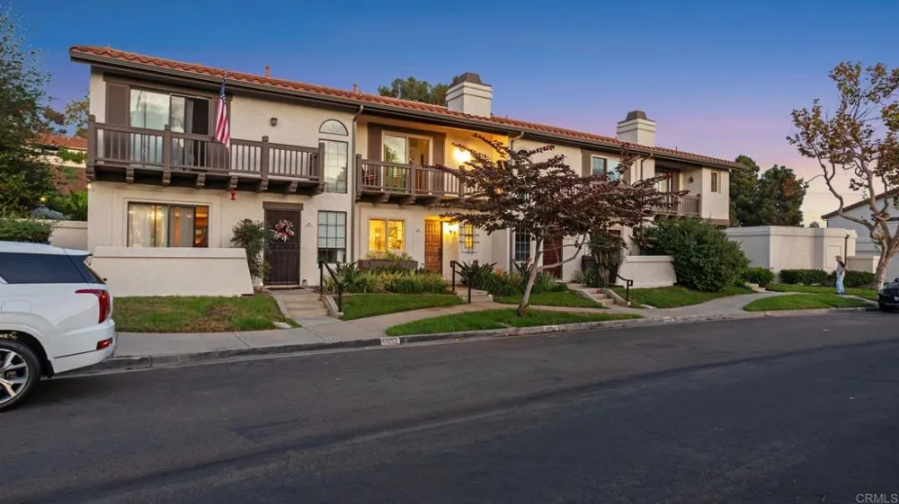 6854 MAPLE LEAF DR Carlsbad, CA 92011