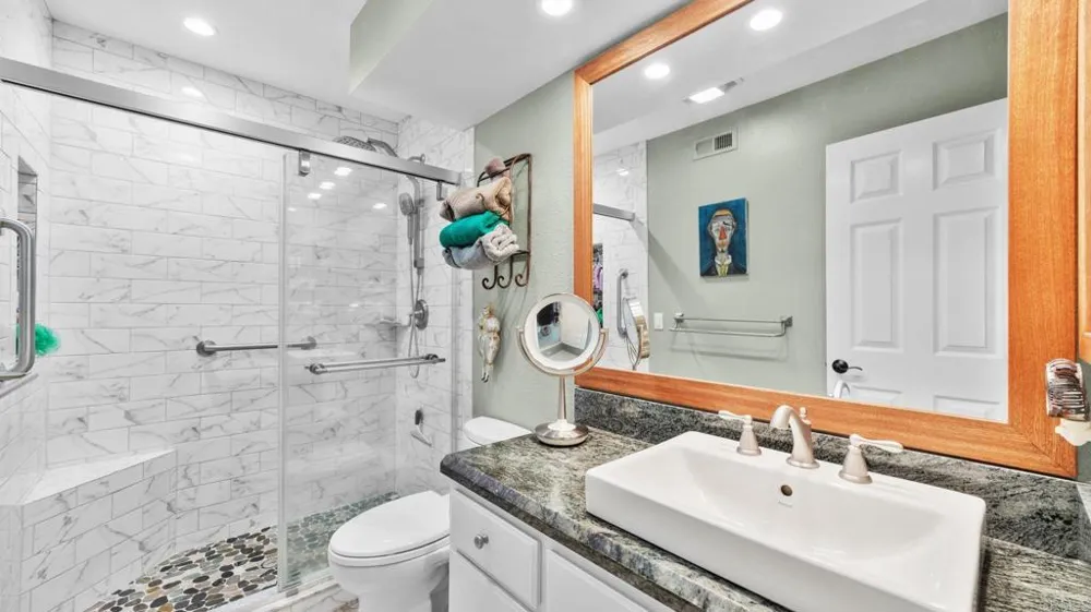 6854 MAPLE LEAF DR Carlsbad, CA 92011
