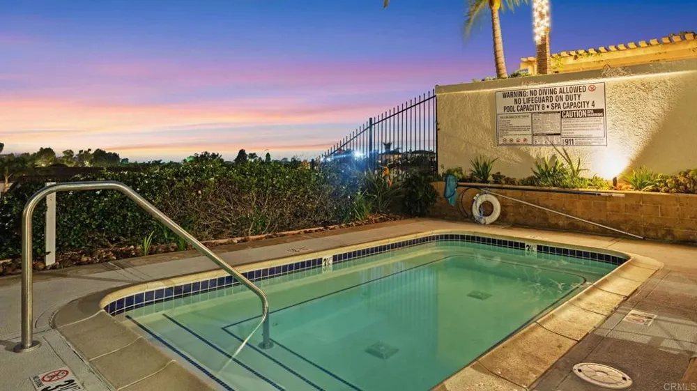 6854 MAPLE LEAF DR Carlsbad, CA 92011