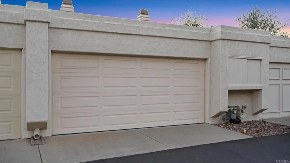 6854 MAPLE LEAF DR Carlsbad, CA 92011
