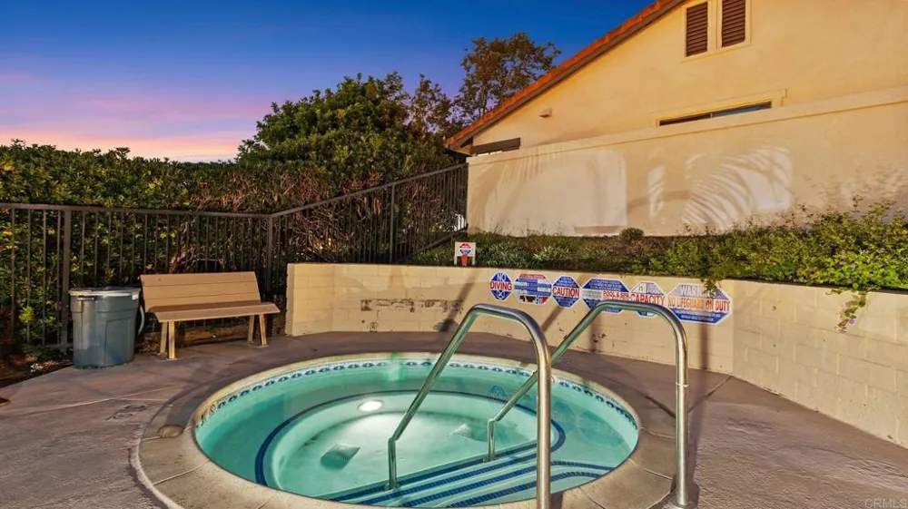 6854 MAPLE LEAF DR Carlsbad, CA 92011