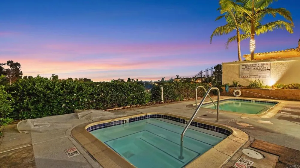 6854 MAPLE LEAF DR Carlsbad, CA 92011