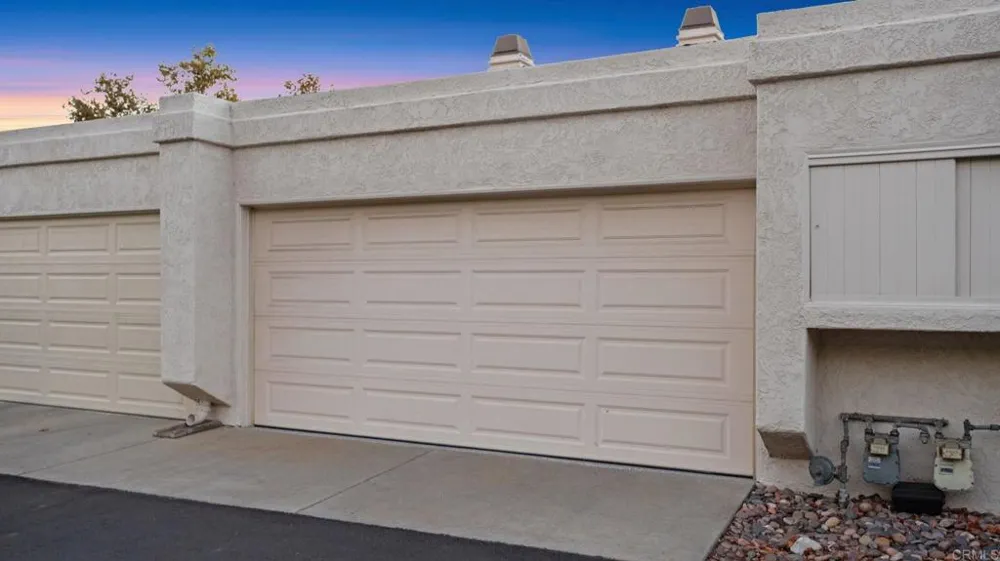 6854 MAPLE LEAF DR Carlsbad, CA 92011