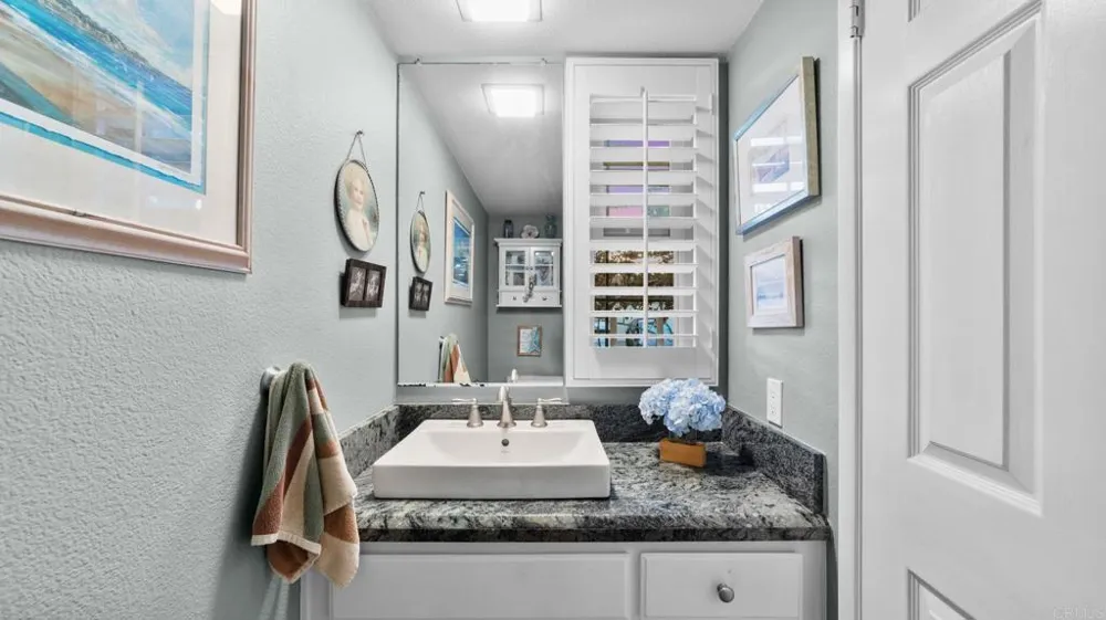 6854 MAPLE LEAF DR Carlsbad, CA 92011