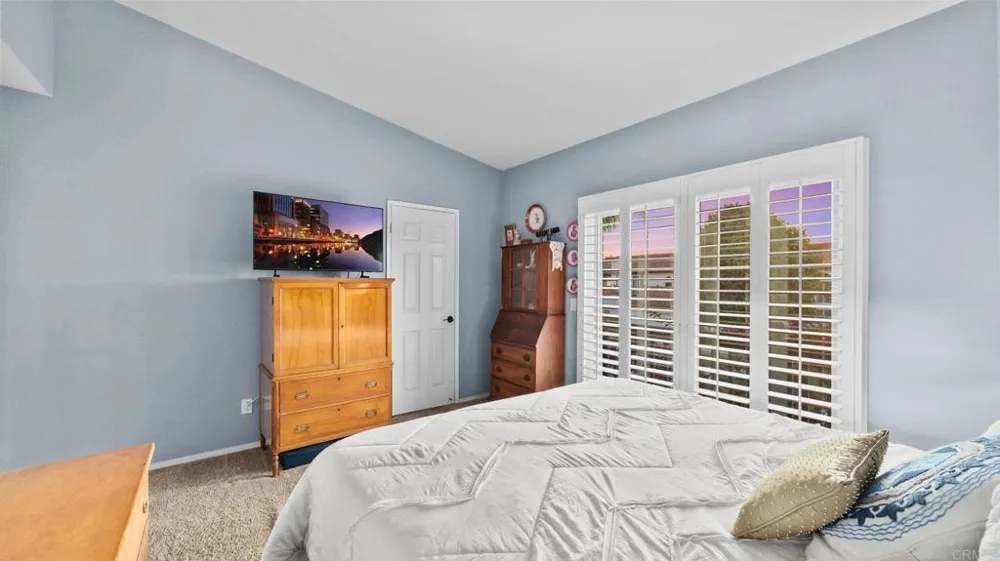 6854 MAPLE LEAF DR Carlsbad, CA 92011