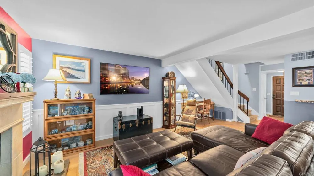 6854 MAPLE LEAF DR Carlsbad, CA 92011