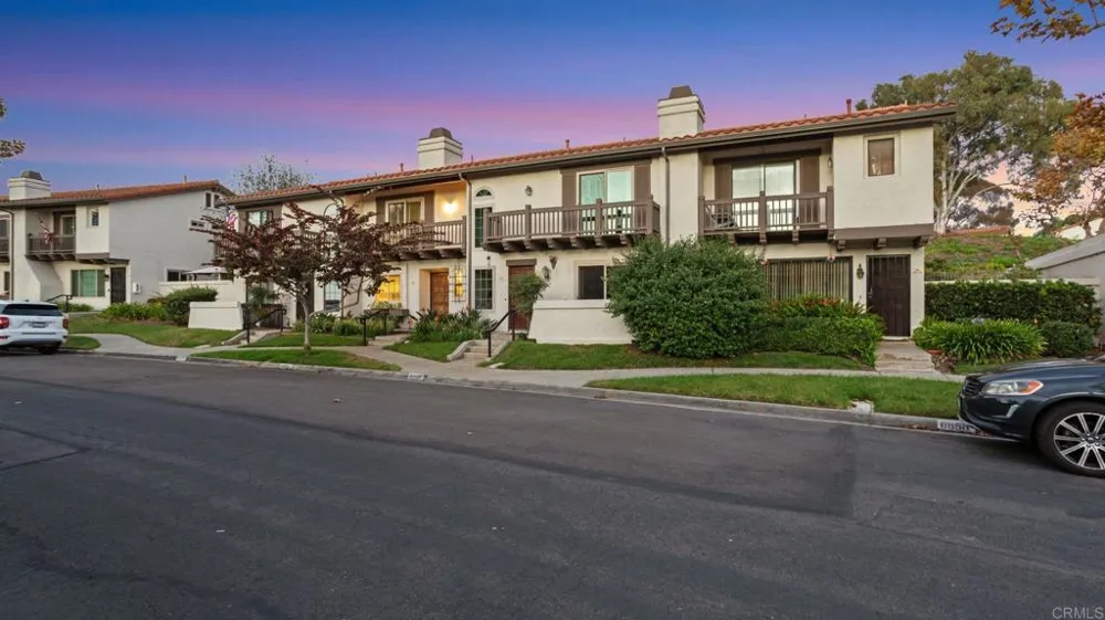 6854 MAPLE LEAF DR Carlsbad, CA 92011