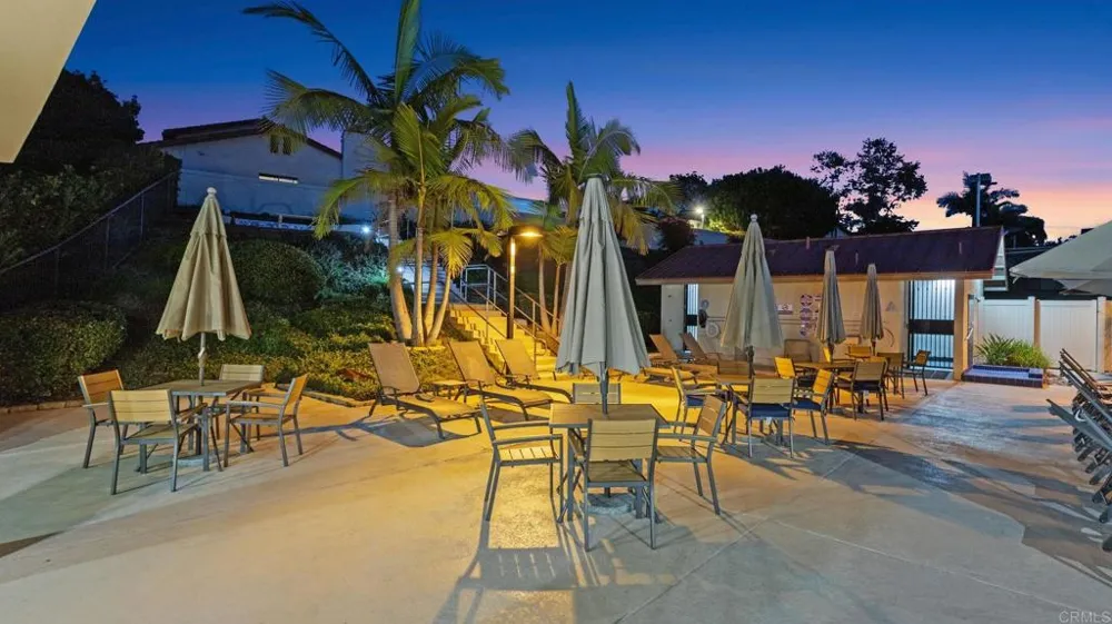 6854 MAPLE LEAF DR Carlsbad, CA 92011