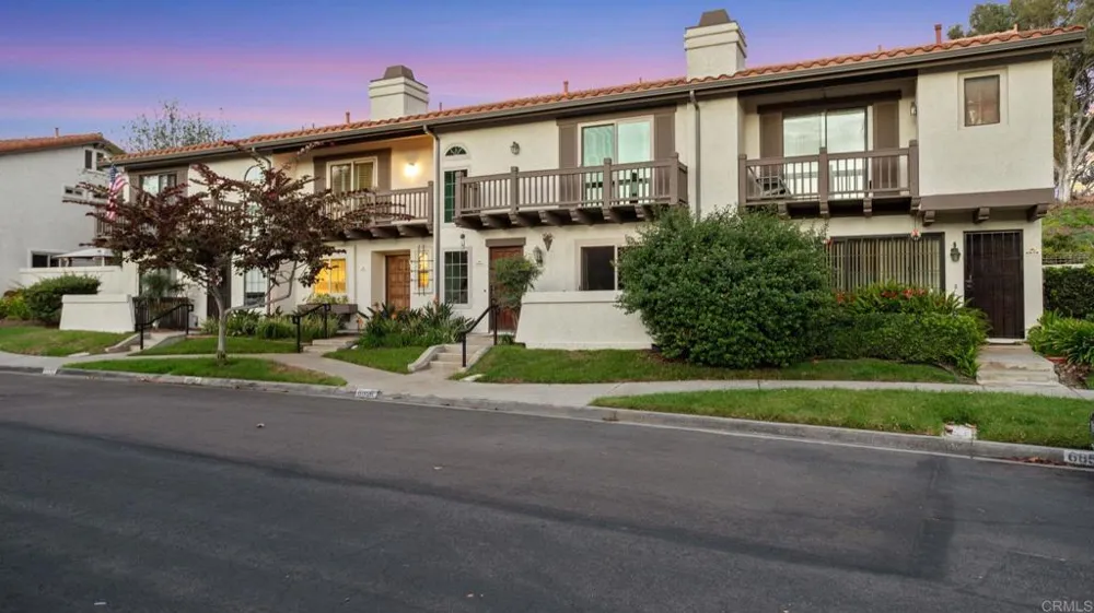 6854 MAPLE LEAF DR Carlsbad, CA 92011