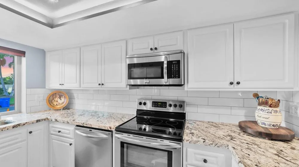 6854 MAPLE LEAF DR Carlsbad, CA 92011