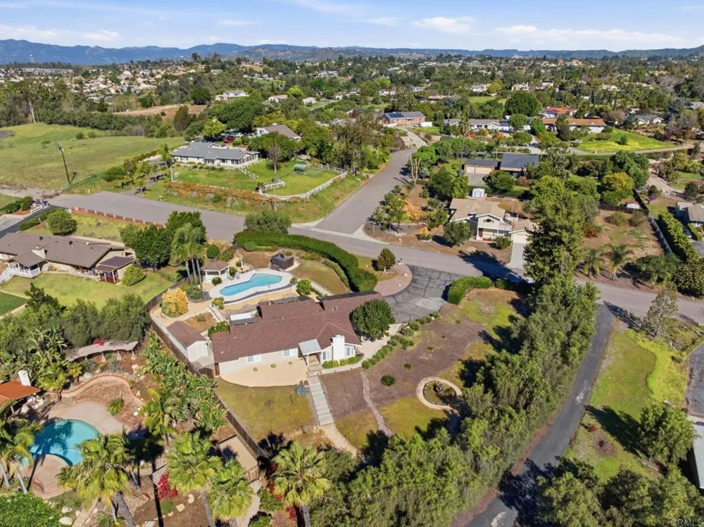 929 Pepper Tree Lane Fallbrook, CA 92028