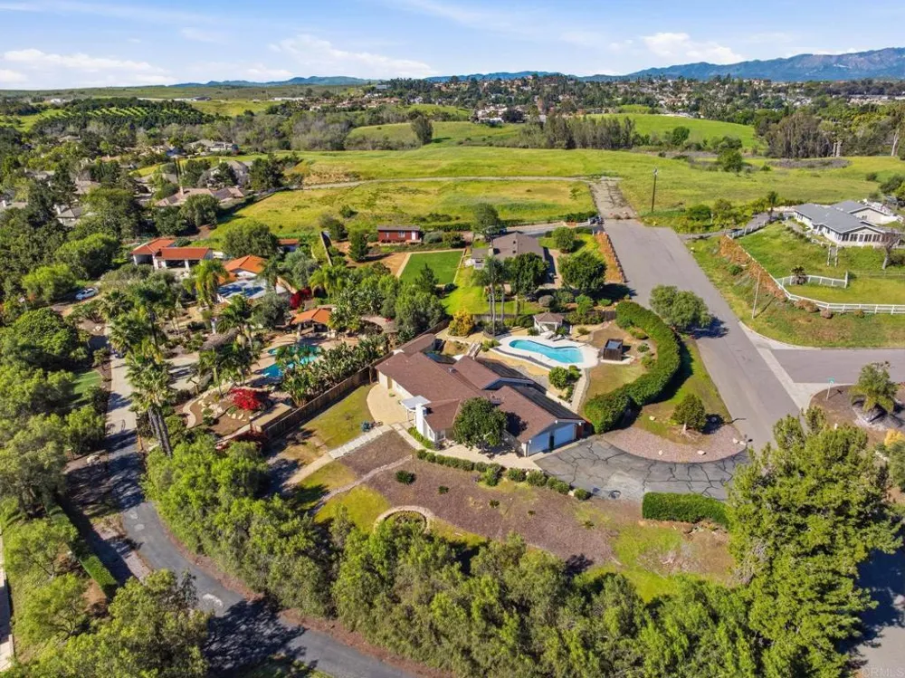 929 Pepper Tree Lane Fallbrook, CA 92028