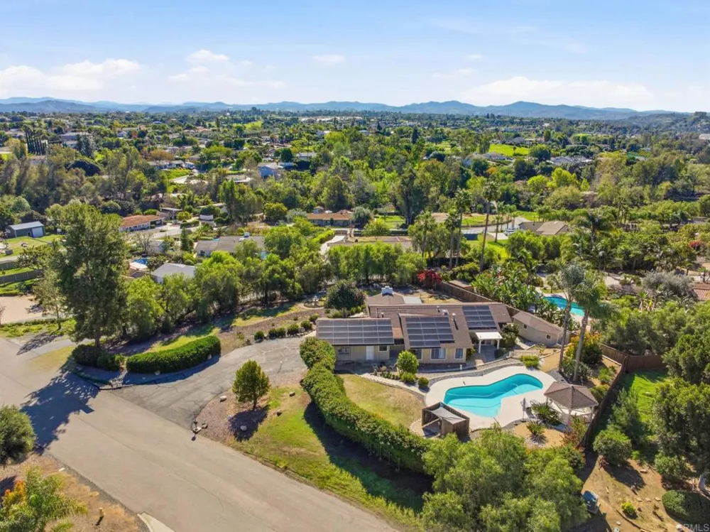929 Pepper Tree Lane Fallbrook, CA 92028