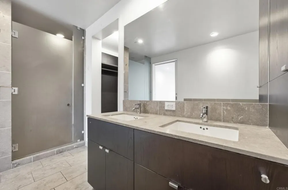 6250 Hollywood Boulevard #12H Los Angeles, CA 90028