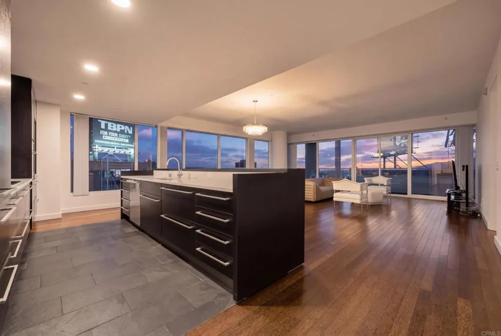 6250 Hollywood Boulevard #12H Los Angeles, CA 90028