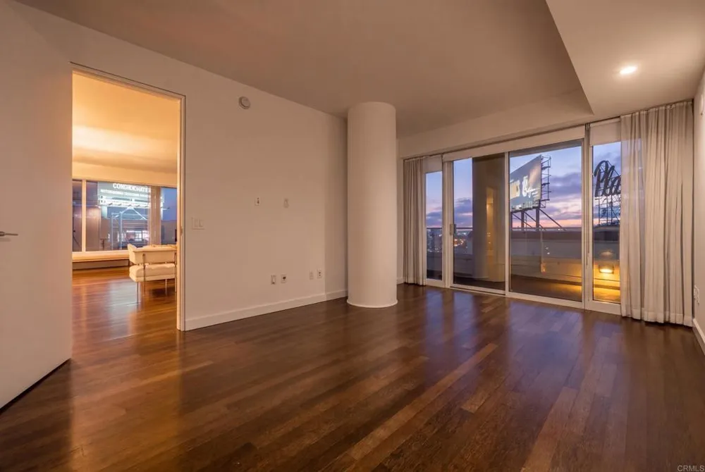 6250 Hollywood Boulevard #12H Los Angeles, CA 90028