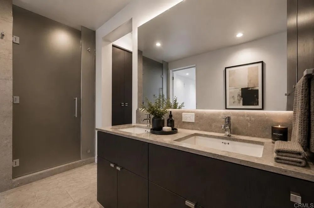 6250 Hollywood Boulevard #12H Los Angeles, CA 90028