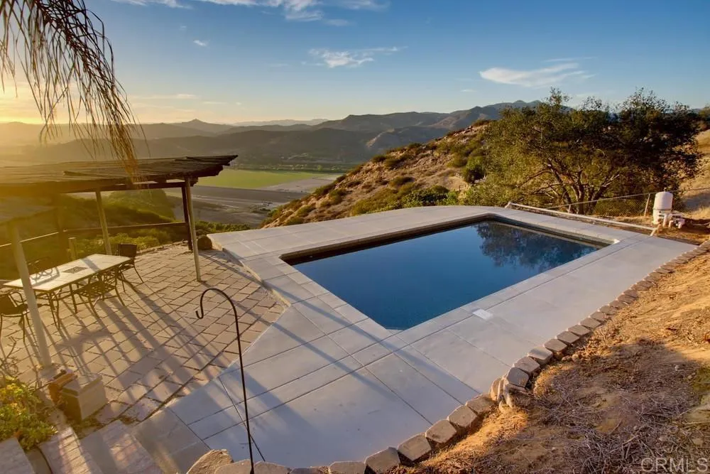 16850 Old Survey Road Escondido, CA 92025
