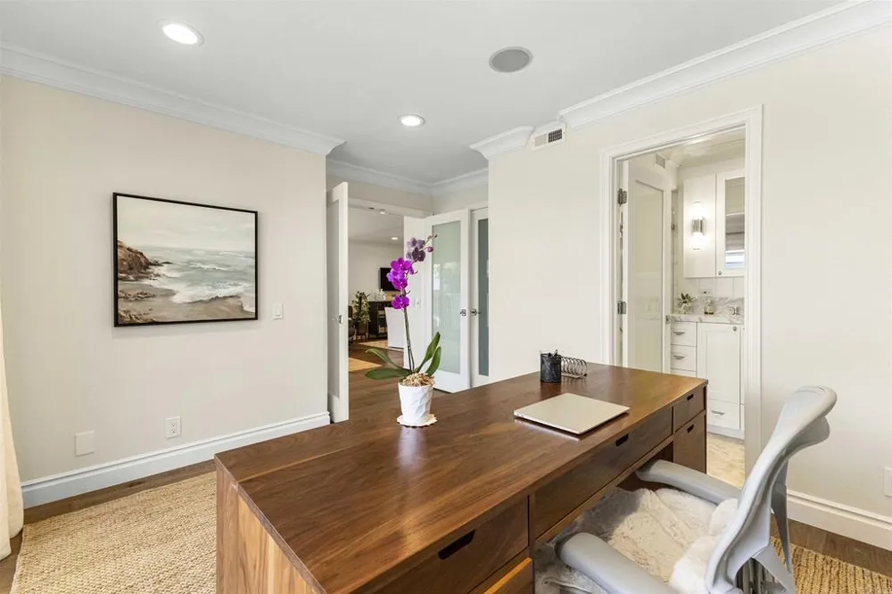 1022 Bayside #510 Newport Beach, CA 92660