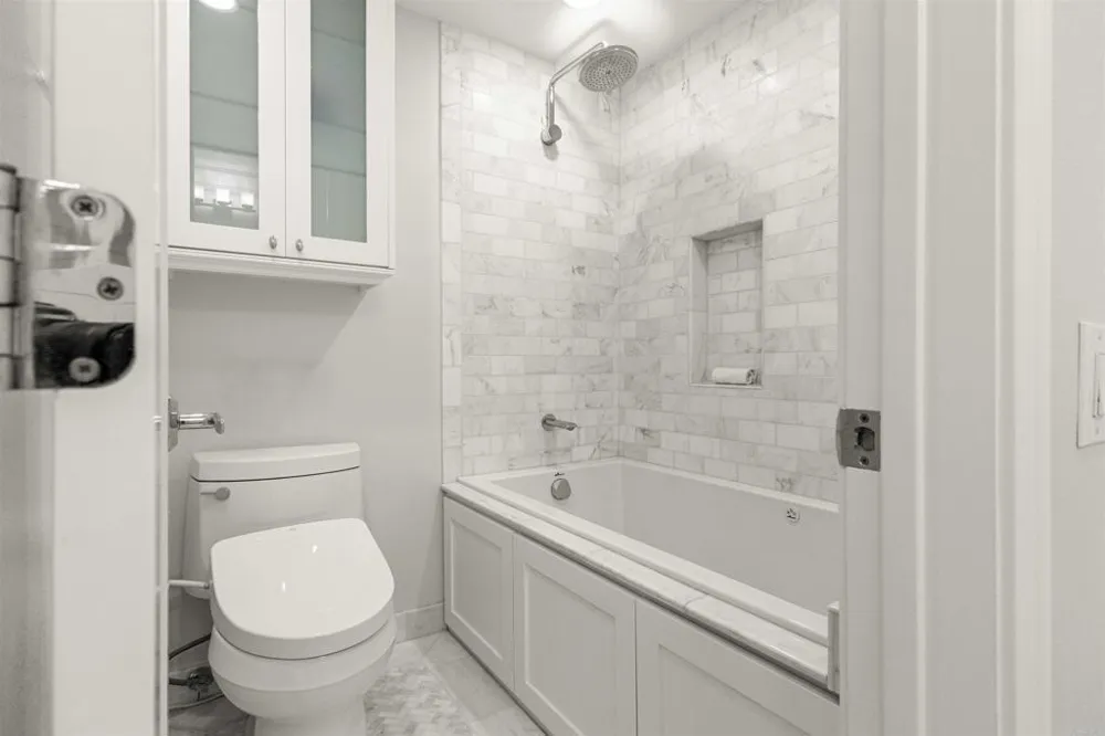 1022 Bayside #510 Newport Beach, CA 92660