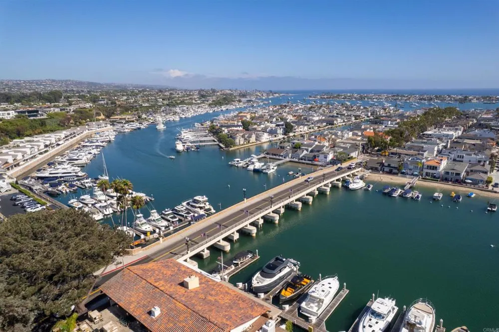 1022 Bayside #510 Newport Beach, CA 92660