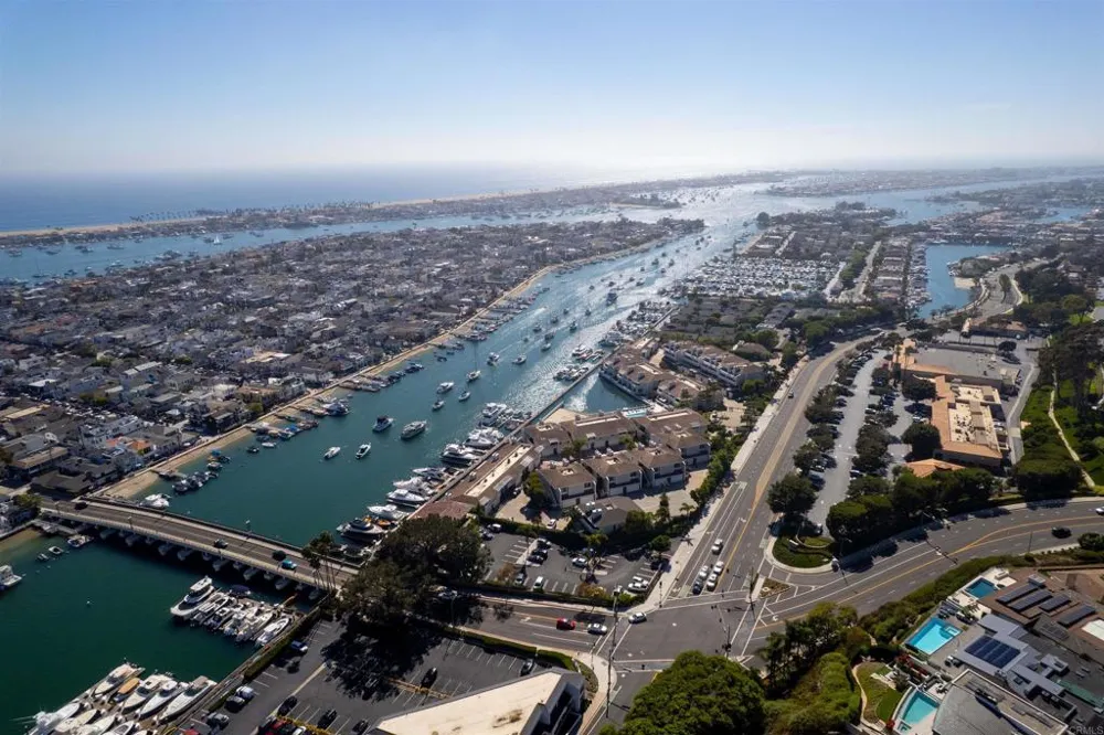 1022 Bayside #510 Newport Beach, CA 92660