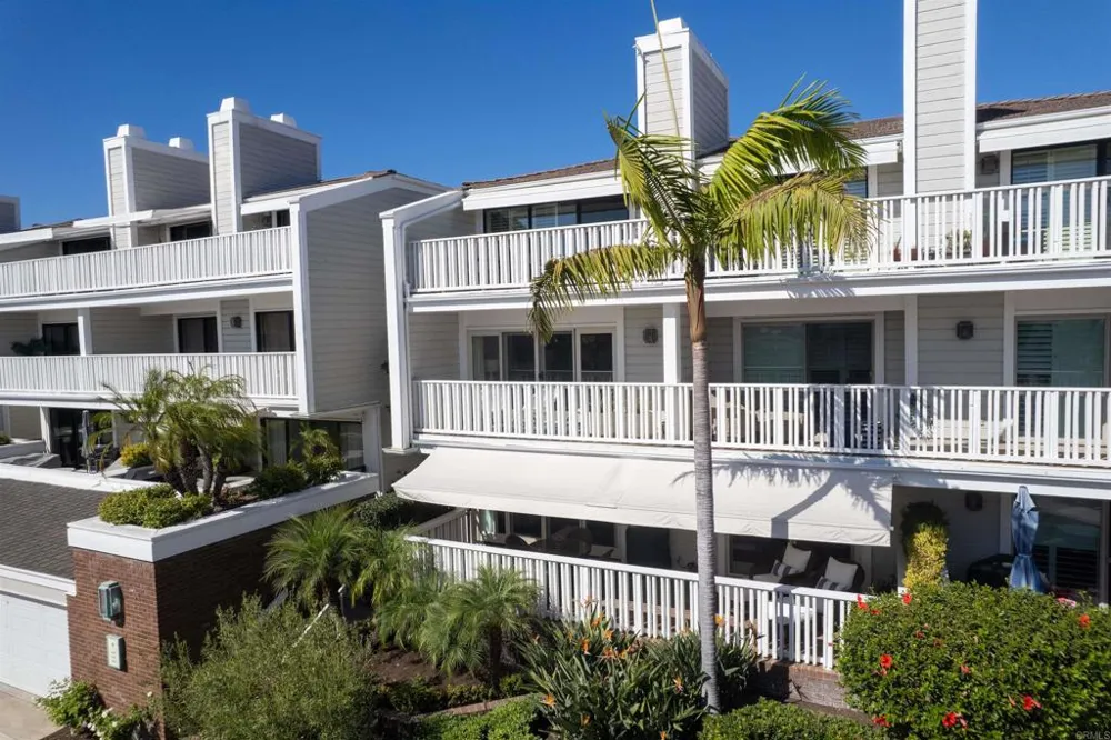 1022 Bayside #510 Newport Beach, CA 92660